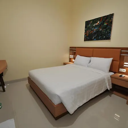 Musafir Guest House Syariah Surakarta  Exterior photo