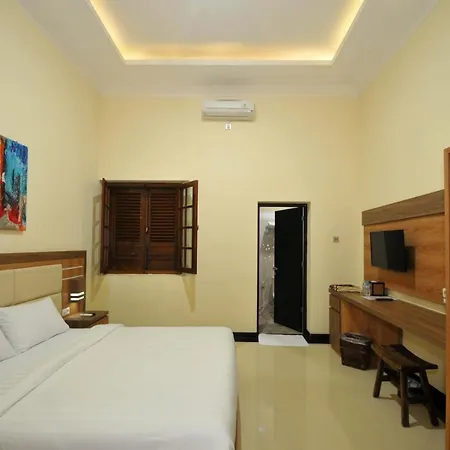Musafir Guest House Syariah Surakarta  Exterior photo